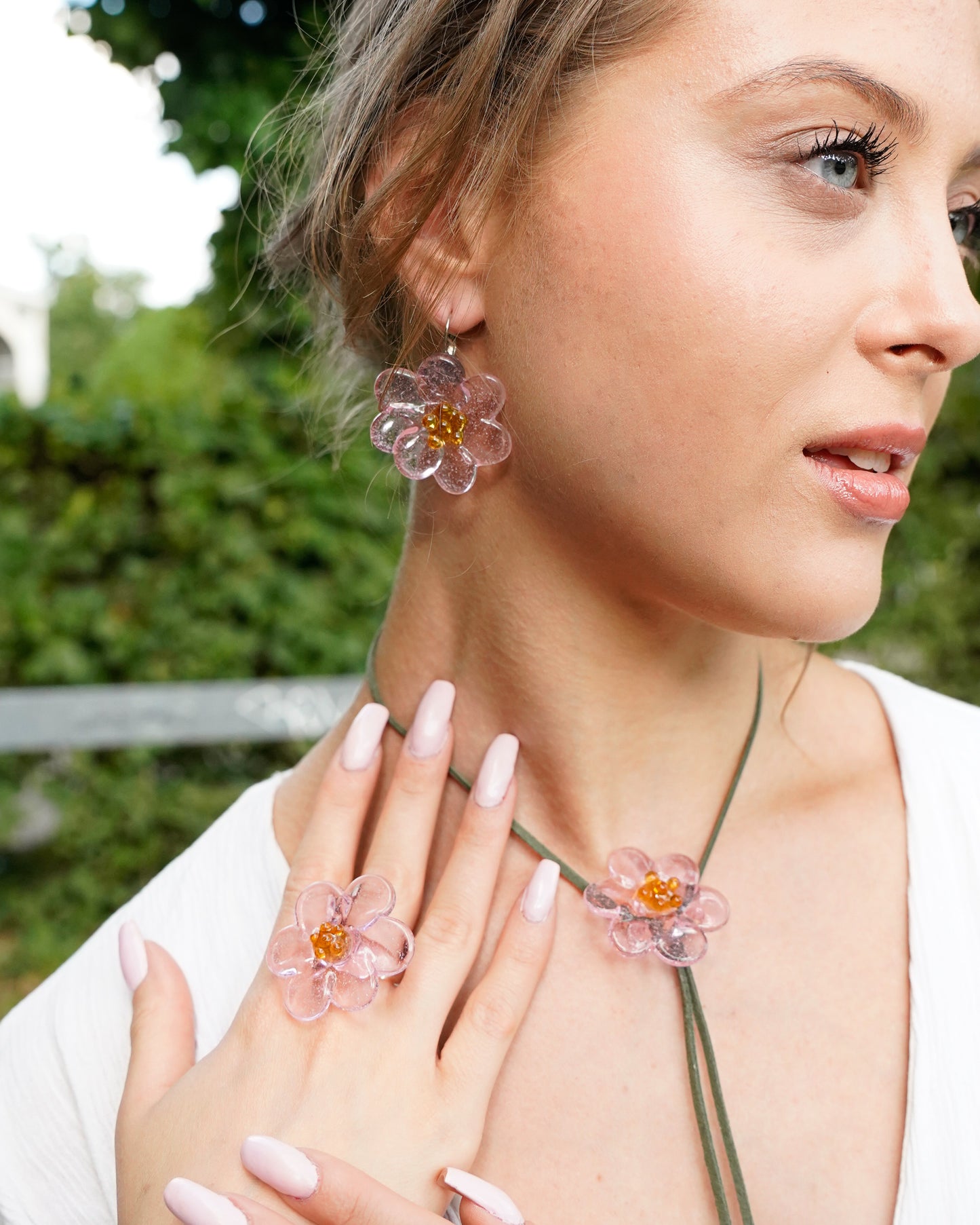 Rosy Nectar · Choker