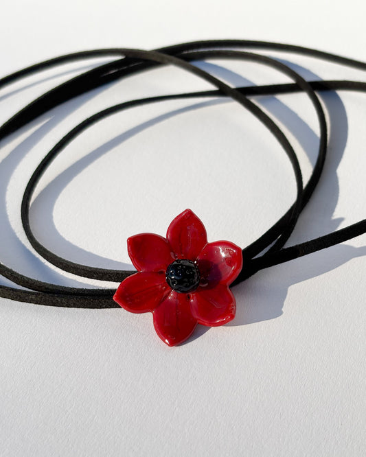 Scarlet Whisper · Choker