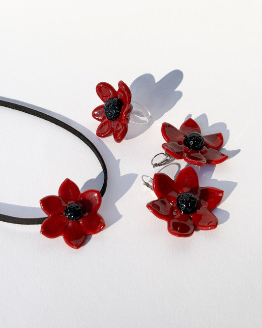 Scarlet Whisper · Set Ohrringe + Ring + Choker