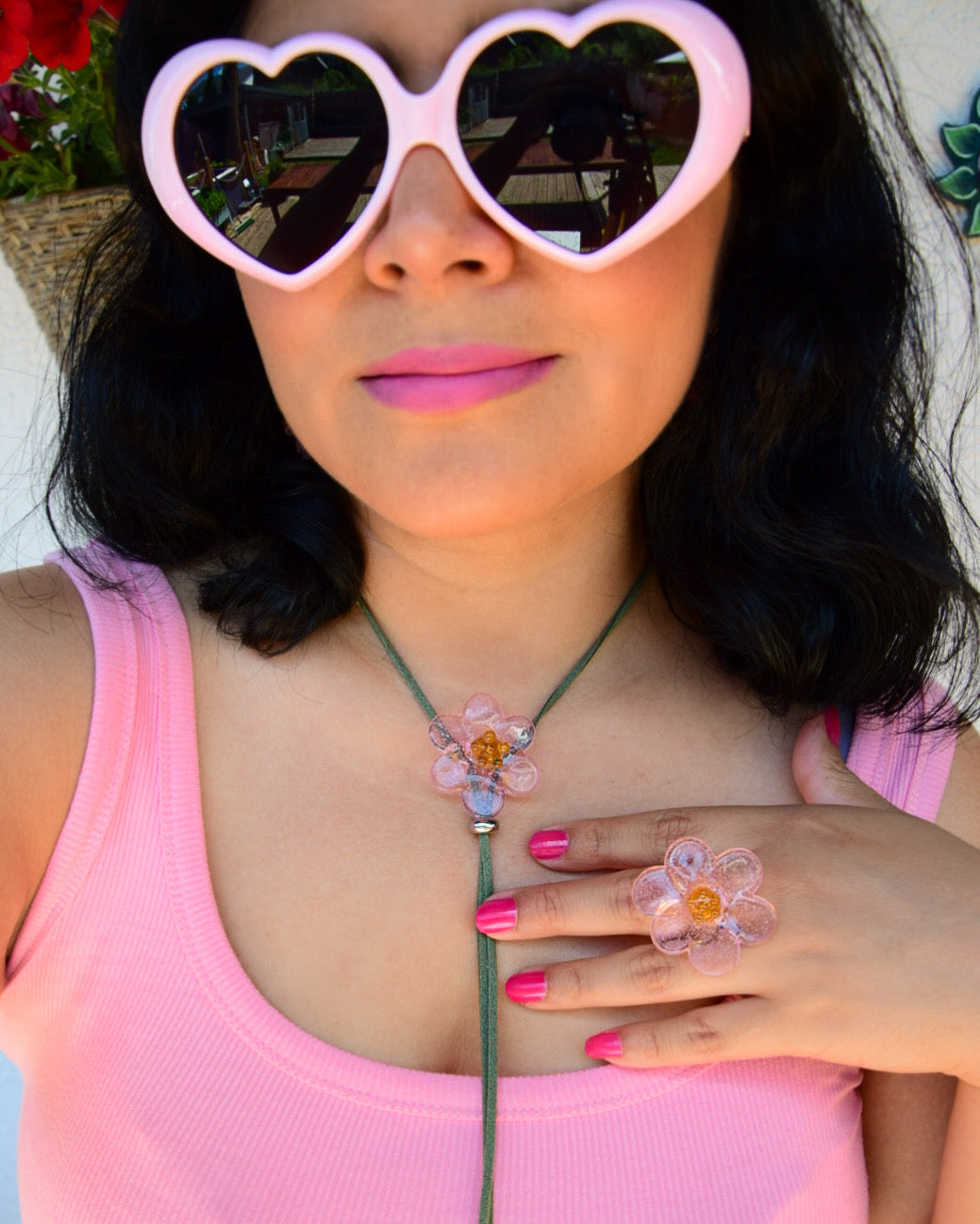 Rosy Nectar · Choker